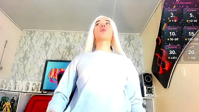 Snapshot of Madison_Mujica chatting on October 24, 11:17 am Madison Mujica online show from October 24, 11:17 am