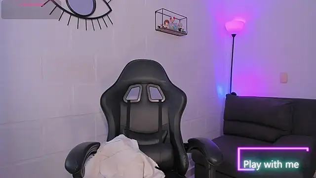 Alyson Conner online show from April 14, 1:17 pm