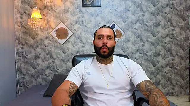 Apolo rousse1 online show from December 15, 9:30 pm