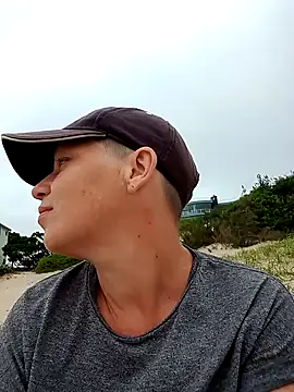 Snapshot of ComeAsYouAre chatting on November 14, 7:40 am ComeAsYouAre online show from November 14, 7:40 am