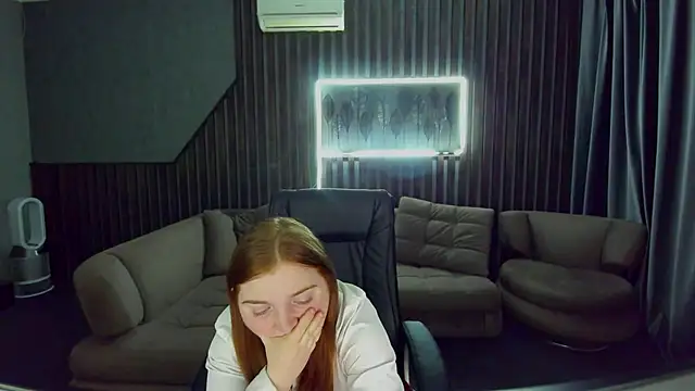 Snapshot of KattyRose8 chatting on October 14, 5:41 am KattyRose8 online show from October 14, 5:41 am