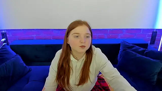 Snapshot of KattyRose8 chatting on October 15, 5:40 am KattyRose8 online show from October 15, 5:40 am