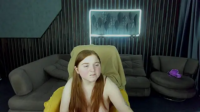 Snapshot of KattyRose8 chatting on October 16, 5:47 pm KattyRose8 online show from October 16, 5:47 pm