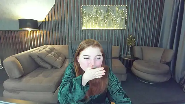 Snapshot of KattyRose8 chatting on May 13, 5:43 pm KattyRose8 online show from May 13, 5:43 pm