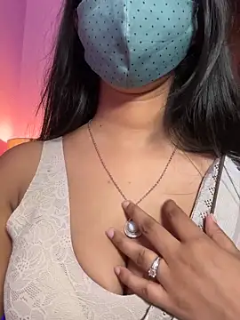 Snapshot of Neha18 chatting on May 5, 5:43 pm Neha18 online show from May 5, 5:43 pm
