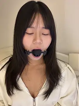 Ella-A9 online show from October 12, 3:22 pm