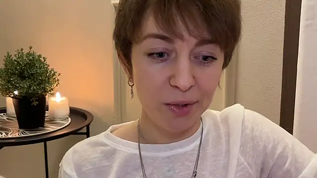 daniellia  online show from December 14, 9:25 am