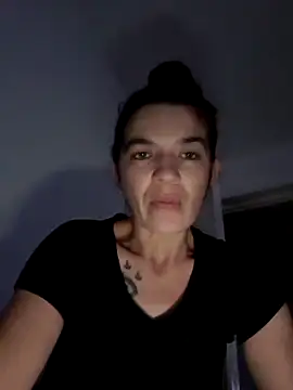 Snapshot of alinaalinutzq chatting on November 2, 7:27 pm alinaalinutzq online show from November 2, 7:27 pm