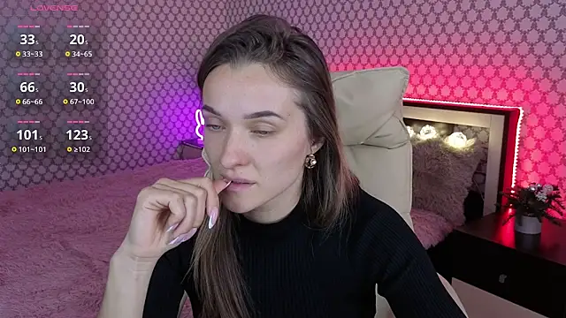 EmmySkyy online show from September 19, 7:43 am