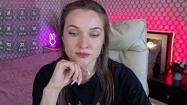 EmmySkyy online show from September 22, 9:22 am