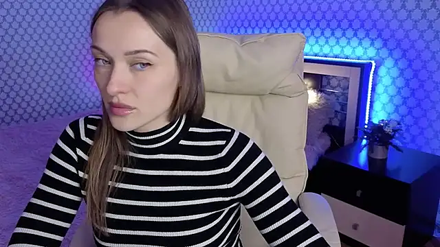 EmmySkyy online show from September 30, 7:13 am