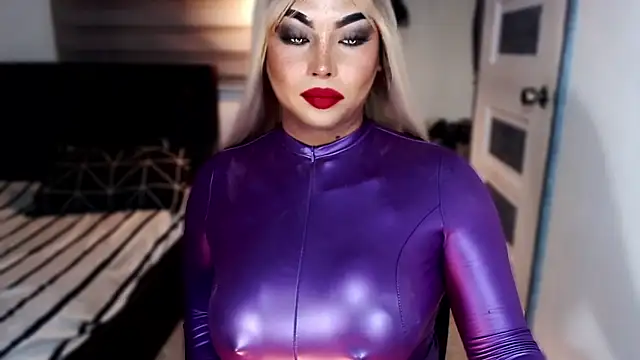 xTrixieMae online show from January 12, 12:21 pm