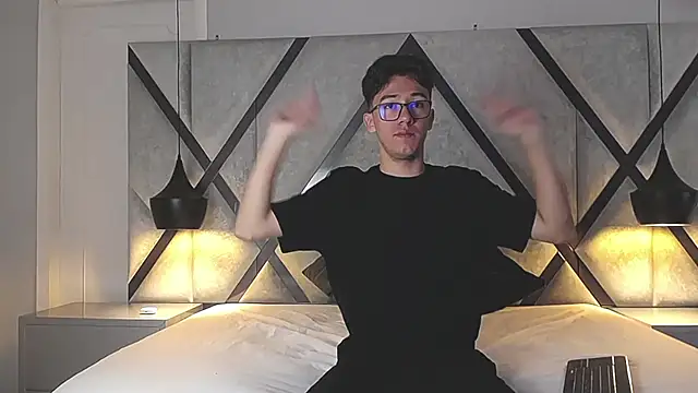 AustinReeds online show from September 24, 12:08 pm