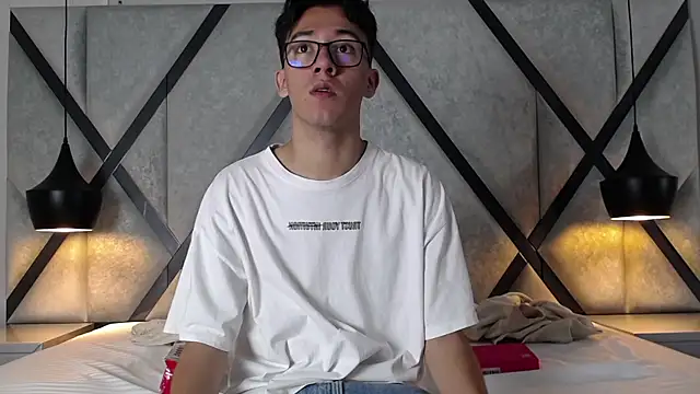 AustinReeds online show from September 25, 12:20 pm