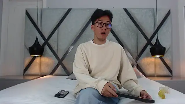 AustinReeds online show from October 6, 11:51 am