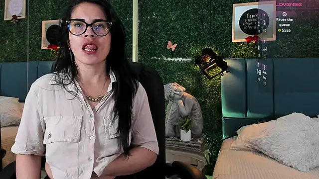 Linagh  online show from November 24, 12:05 pm