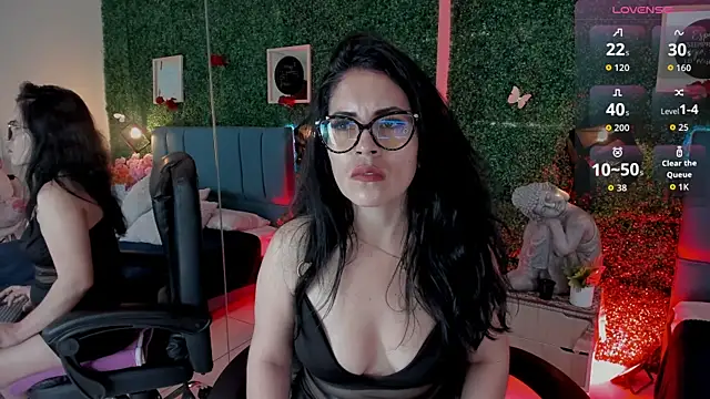 Snapshot of Linagh_ chatting on January 19, 11:36 am Linagh online show from January 19, 11:36 am