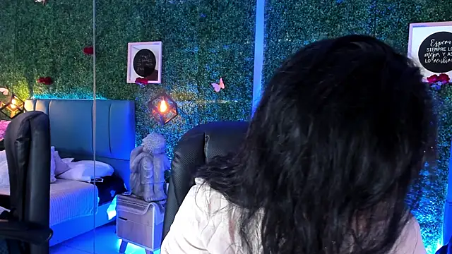 Snapshot of Linagh_ chatting on February 14, 11:29 am Linagh online show from February 14, 11:29 am