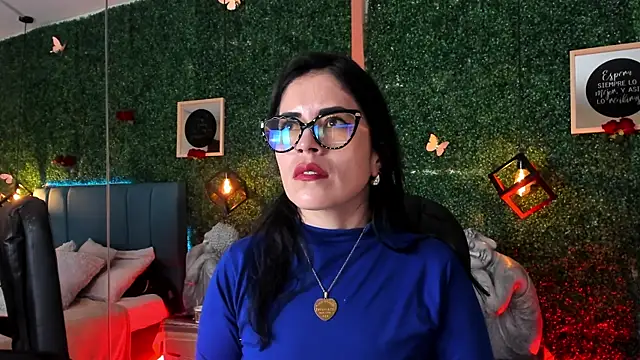 Snapshot of Linagh_ chatting on February 26, 11:42 am Linagh online show from February 26, 11:42 am