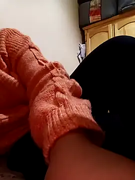 Mroma89six online show from December 4, 11:41 am