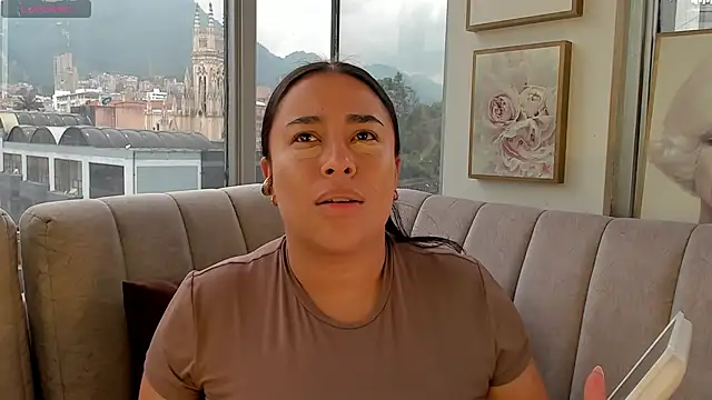 Zoey thompson online show from October 11, 3:32 pm