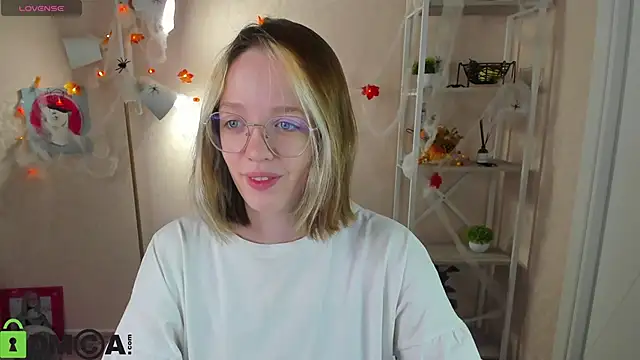 Snapshot of R0cket_bunny chatting on October 21, 1:06 am R0cket bunny online show from October 21, 1:06 am