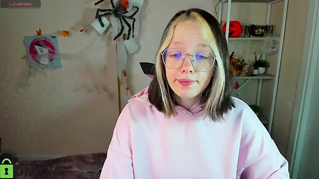 Snapshot of R0cket_bunny chatting on November 12, 1:17 am R0cket bunny online show from November 12, 1:17 am