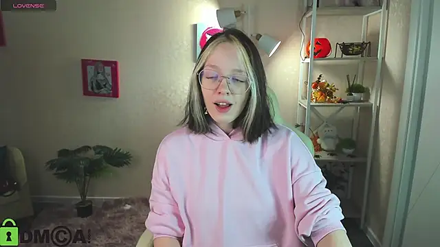 Snapshot of R0cket_bunny chatting on November 14, 1:04 am R0cket bunny online show from November 14, 1:04 am