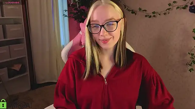 Snapshot of R0cket_bunny chatting on April 8, 9:09 am R0cket bunny online show from April 8, 9:09 am