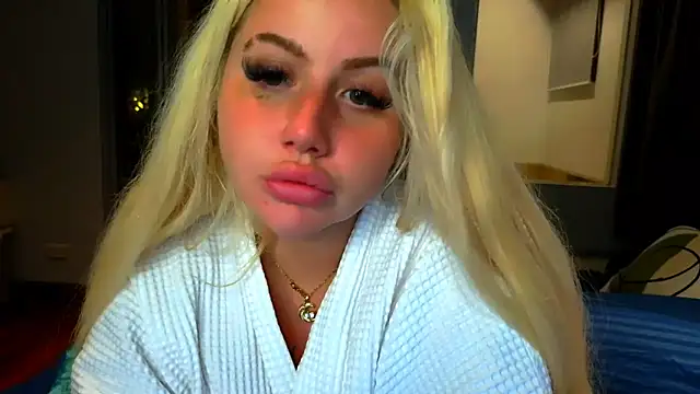 Snapshot of TiaDoll chatting on November 15, 11:51 am TiaDoll online show from November 15, 11:51 am