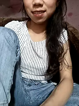 Snapshot of chau1 chatting on May 2, 1:27 pm chau1 online show from May 2, 1:27 pm