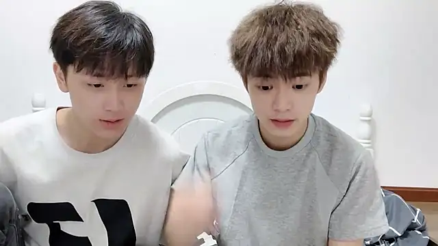 linger2563 online show from October 3, 12:24 pm