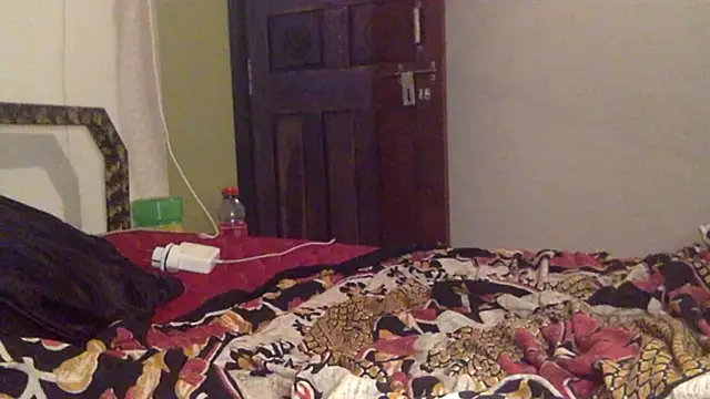 Snapshot of cymerastail chatting on November 23, 1:11 pm cymerastail online show from November 23, 1:11 pm