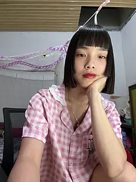 Snapshot of andymi1 chatting on June 18, 2:34 am andymi1 online show from June 18, 2:34 am