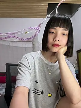 Snapshot of andymi1 chatting on June 19, 1:54 am andymi1 online show from June 19, 1:54 am