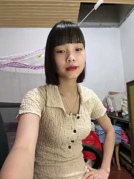Snapshot of andymi1 chatting on July 17, 2:18 am andymi1 online show from July 17, 2:18 am