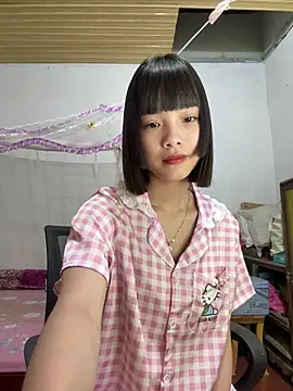 Snapshot of andymi1 chatting on July 19, 2:48 am andymi1 online show from July 19, 2:48 am