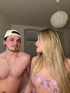 Snapshot of xlinababe chatting on December 21, 8:38 pm xlinababe online show from December 21, 8:38 pm