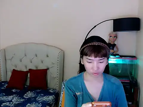 ShantalFoxxy  online show from April 5, 1:36 am