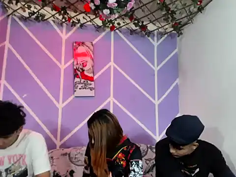 lau and boys18 online show from September 29, 1:49 pm