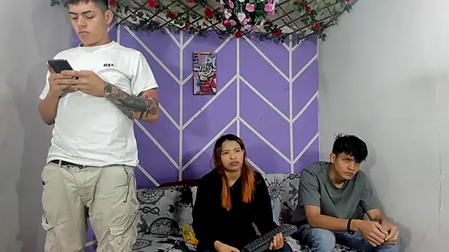 lau and boys18 online show from November 8, 1:11 pm