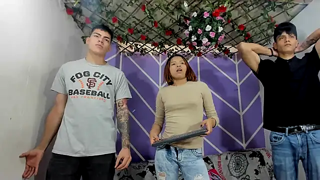 lau and boys18 online show from November 24, 6:18 pm