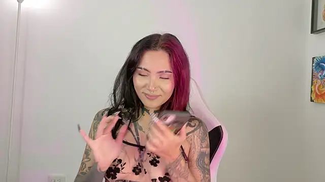 sara queen10 online show from April 21, 1:39 pm