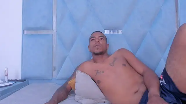 DaylesAndHarry online show from December 3, 12:25 pm