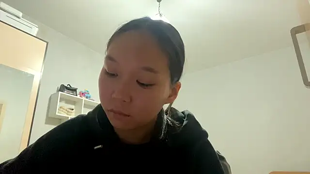 OraCowee online show from October 9, 3:43 pm