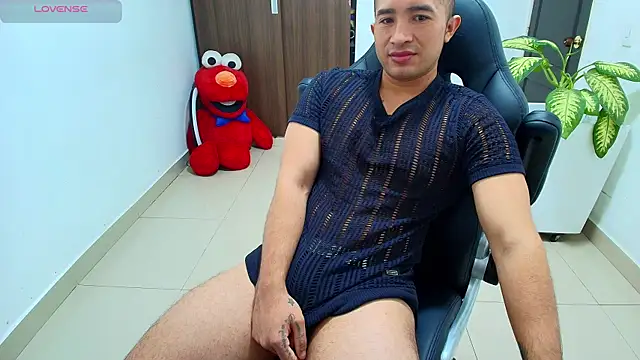 sebastian oconnor77 online show from October 6, 12:35 pm