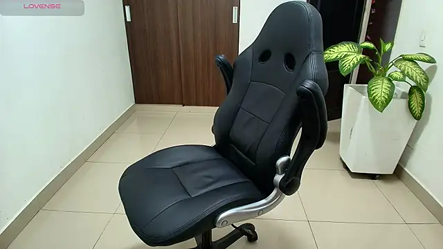 sebastian oconnor77 online show from November 5, 1:00 pm