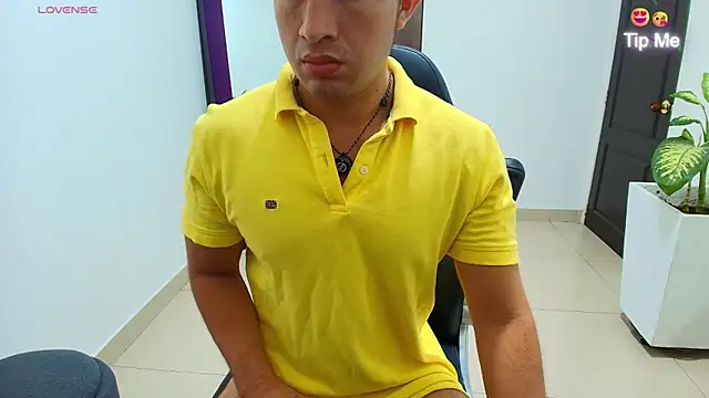 sebastian oconnor77 online show from March 25, 12:44 pm