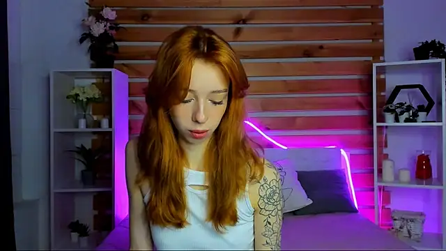 Lori Williams online show from September 11, 1:06 am