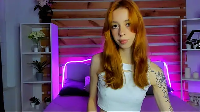 Lori Williams online show from September 12, 1:06 am